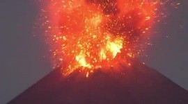 Erupción del hijo de Krakatoa