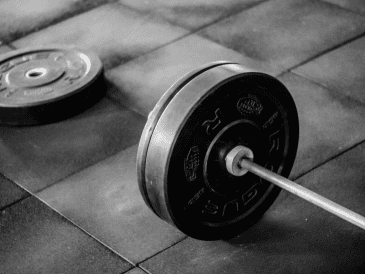 Flores levantó aproximadamente mil 126.6 libras, convirtiéndose en el nuevo campeón mundial de peso muerto bajo las reglas del strongman. ESPECIAL