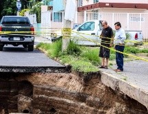 La presidenta de colonos de Jardines del Country, segunda sección, comentó que vecinos han externado su preocupación por la aparición constante de socavones. EL INFORMADOR / A. Navarro
