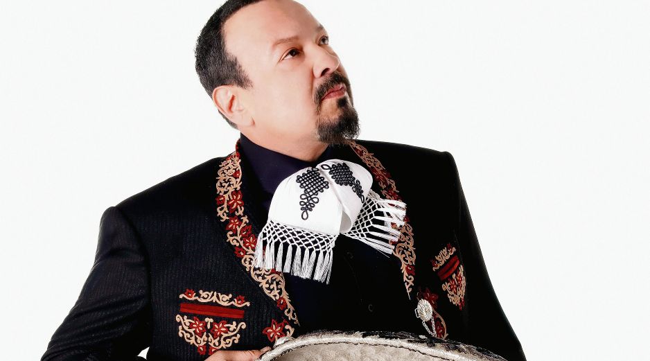 El zacatecano asegura que la música tradicional mexicana pasa un momento de transición ante la explosión de nuevos géneros. CORTESÍA
