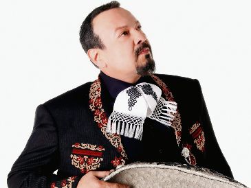 El zacatecano asegura que la música tradicional mexicana pasa un momento de transición ante la explosión de nuevos géneros. CORTESÍA