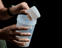 El creciente interés por mejorar el rendimiento físico ha impulsado el consumo de estos productos, pero los especialistas coinciden en que utilizarlos sin supervisión puede generar riesgos evitables.  CANVA