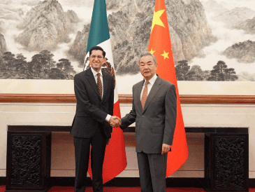 El canciller mexicano expresó la voluntad de reforzar los intercambios de alto nivel, ampliar la cooperación bilateral y avanzar en los mecanismos de diálogo entre ambos países. X / @SRE_mx