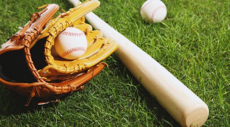 Este martes comienza la Serie del Rey, la contienda para conocer al nuevo monarca de la Liga Mexicana de Beisbol. ESPECIAL / CANVA