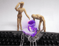 Según os términos de servicio de OpenAI las conversaciones de los usuarios en cuentas gratuitas y personales de ChatGPT se utilizan para entrenar y mejorar sus Modelo. PIXABAY / ESPECIAL