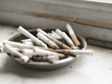 De acuerdo con datos recientes presentados en 2025, los niños menores de 14 años pierden anualmente 8.45 millones de años de vida saludable a nivel mundial debido a la exposición al humo de segunda mano. CANVA