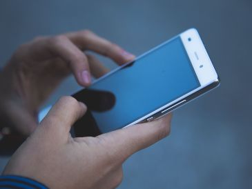 La CRT y Protección Civil implementarán una nueva alerta en celulares para advertir sobre huracanes, inundaciones y deslaves sin necesidad de internet. ESPECIAL/PEXELS