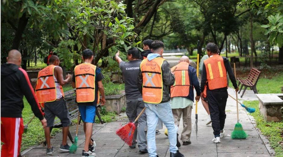Con el trabajo comunitario, se busca que las personas que incumplen el Reglamento de Justicia Cívica reparen de manera directa el daño ocasionado a la sociedad. ESPECIAL/Gobierno de Guadalajara