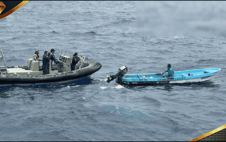 La Marina rescató a un pescador tras ocho días perdido frente a Oaxaca, marcando el segundo naufragio extremo en menos de un mes. X / @SEMAR_mx