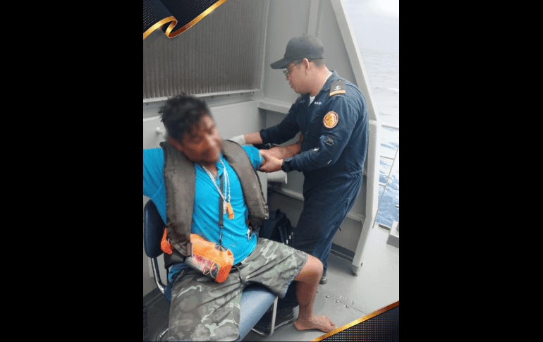 La Marina rescató a un pescador tras ocho días perdido frente a Oaxaca, marcando el segundo naufragio extremo en menos de un mes. X / @SEMAR_mx