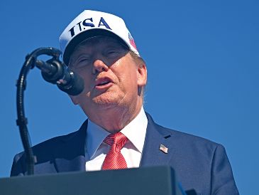 Trump participó en un acto organizado por la fundación Tunnel to Towers, que apoya a familiares de policías, militares y bomberos que murieron tras responder a los ataques del 11 de septiembre. EFE/A. GORDON