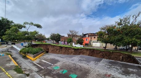 El director del SIAPA señaló que hay afectaciones al servicio en la colonia Lomas del Laurel, en Tonalá, debido al socavón. EL INFORMADOR/M. Hernández
