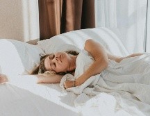 lograr un sueño reparador que contribuya al bienestar físico y mental en esta etapa de la vida. UNSPLASH / IAM OS