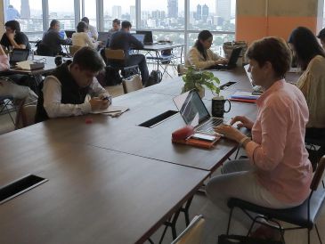 Al cierre de agosto, el salario base de cotización promedio de los puestos afiliados al IMSS se situó en 673 mil un pesos diarios. EFE / J. Méndez