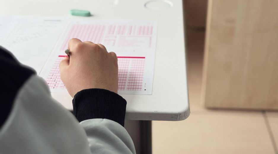 México obtuvo un promedio de 403 puntos en matemáticas, comprensión lectora y ciencias en la prueba PISA 2025. ESPECIAL/PEXELS