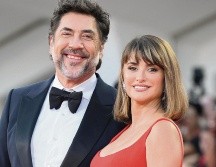 Javier Bardem y Penélope Cruz posan desde la alfombra roja de la cinta “Búnker”. EFE