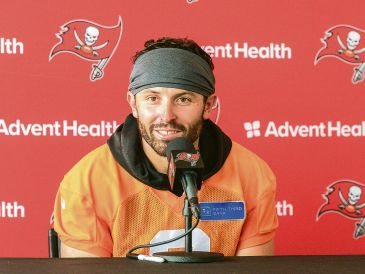 Baker Mayfield. Los Buccaneers mantienen su confianza en el quarterback con un nuevo acuerdo de tres años y 165 millones de dólares. AFP