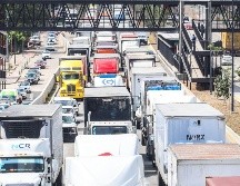 Tractores y vehículos de productores agrícolas avanzan por las carreteras de Jalisco para exigir pagos pendientes al Gobierno de México. EL INFORMADOR / ARCHIVO