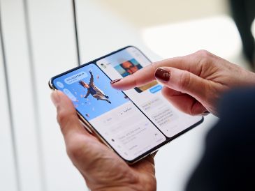 El iPhone Duo estará disponible en preventa el próximo 16 de octubre. EFE/S. OLSZEWSKI