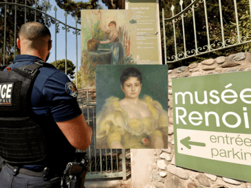 Dos de las obras robadas fueron encontradas abandonadas en el jardín del museo. EFE / S. NOGIER / CANVA