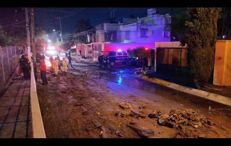 Autoridades mantienen la revisión y levantamiento de daños en la zona para analizar si existen más fincas afectadas. ESPECIAL/Protección Civil Zapopan