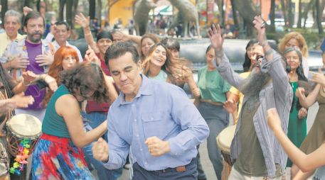Adrián Uribe da vida a “Juan Pablo”, un hombre atrapado en la rutina. CORTESÍA