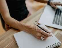 Cada modalidad ofrece ventajas diferentes que benefician nuestro día a día en el ámbito escolar, laboral, personal, etc. UNSPLASH / K. SIKKERMA
