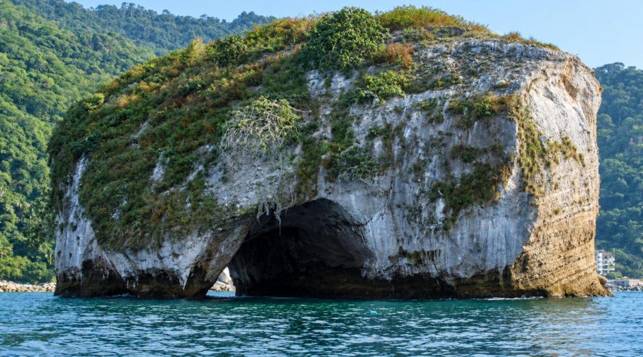 Su combinación de paisaje tropical y actividades acuáticas convierte a Mismaloya en una de las playas jaliscienses que la IA considera imperdibles. EL INFORMADOR / ARCHIVO