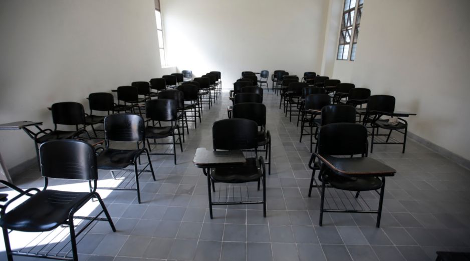A través de redes sociales, alumnos de la prepa Santa Anita exhibieron algunas conductas del maestro Eduardo 
