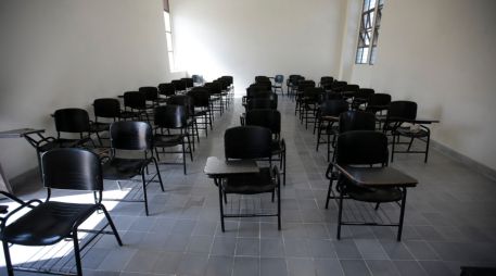 A través de redes sociales, alumnos de la prepa Santa Anita exhibieron algunas conductas del maestro Eduardo 