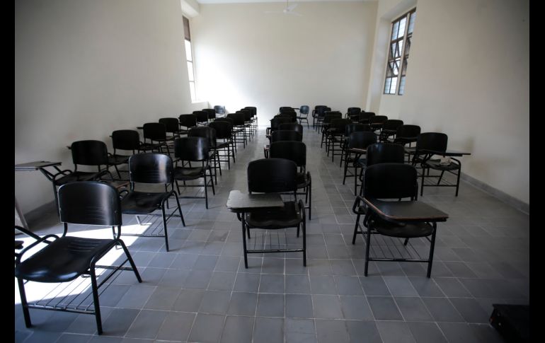 A través de redes sociales, alumnos de la prepa Santa Anita exhibieron algunas conductas del maestro Eduardo 