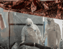El actual brote está siendo impulsado por el virus Bundibugyo, una cepa rara de ébola para la cual actualmente no existe una vacuna ni un tratamiento antiviral aprobado de forma definitiva. AP/ACRHIVO