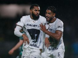 Pumas encontró respuestas en la segunda mitad y terminó imponiendo su ritmo para ganar y subir a la séptima posición de la Liga MX. EFE/I. Esquivel