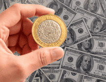 El dólar registró una ligera disminución de 0.1 por ciento frente al cierre anterior, cuando se ubicó en 16.99 pesos, de acuerdo con datos de Dow Jones. ESPECIAL/ Unsplash