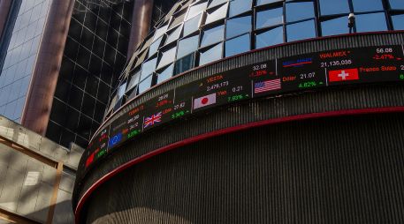 Al interior del mercado mexicano, añadió la especialista, destacaron las pérdidas semanales de las emisoras Televisa, GCC, Gruma, Walmex y Orbia Advance. AFP/ARCHIVO