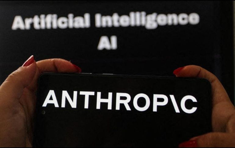 Un investigador de Anthropic anunció esta semana su dimisión debido a la preocupación de que la empresa y sus competidores no estuvieran desarrollando modelos de IA de manera responsable. AFP / ARCHIVO