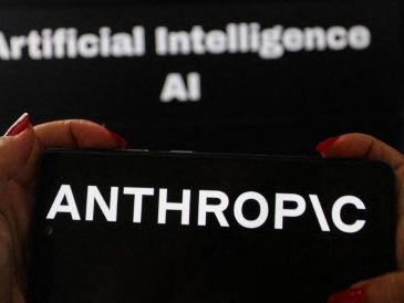 Un investigador de Anthropic anunció esta semana su dimisión debido a la preocupación de que la empresa y sus competidores no estuvieran desarrollando modelos de IA de manera responsable. AFP / ARCHIVO