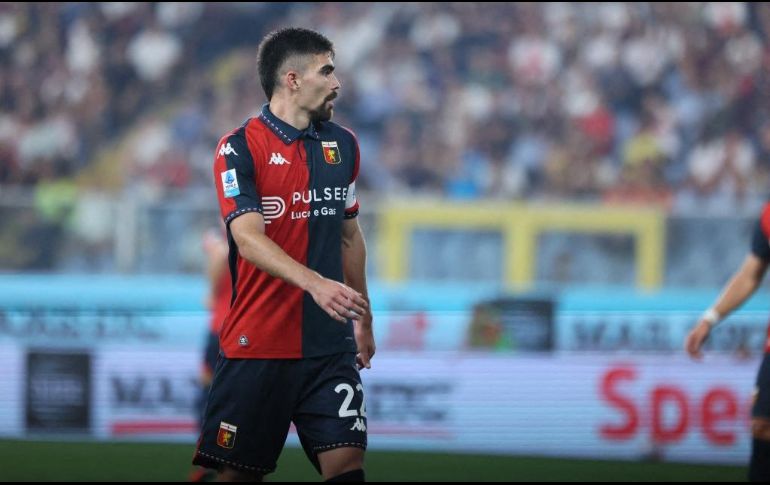 Por esta expulsión, Johan Vásquez se perderá el próximo partido del Genoa contra el Parma. AFP/ ARCHIVO