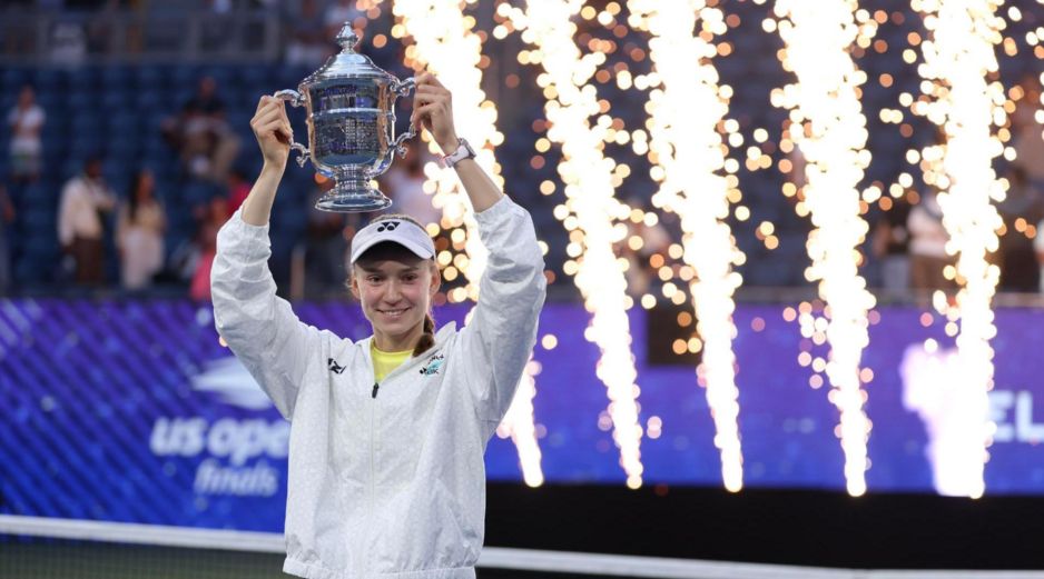 Elena Rybakina ganó su tercer título de Grand Slam este 12 de septiembre. EFE/S. Yenesel