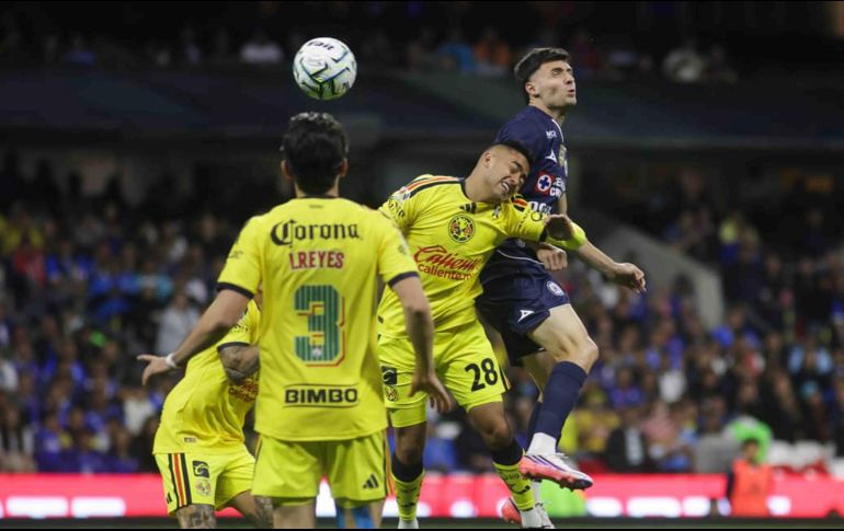 Cruz Azul llegó a tener el juego 4-1, pero las Águilas casi empataron el juego. SUN/C. Mejía