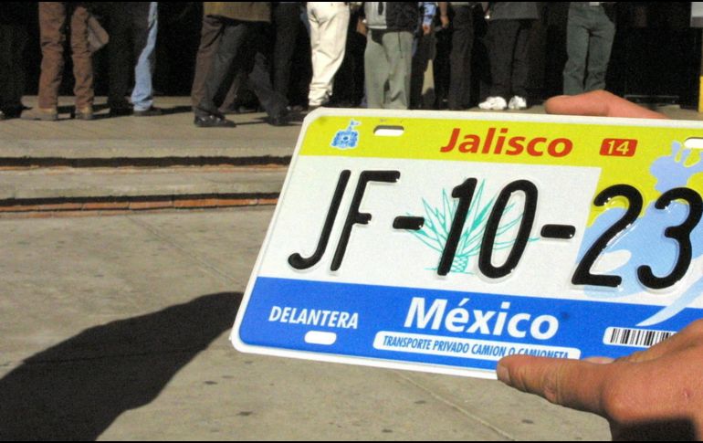 Si alguien condiciona la devolución de una placa a un pago, el propietario debe dejar claro que no entregará dinero y que optará por denunciar el robo y solicitar su reposición, que es gratuita. EL INFORMADOR/Archivo