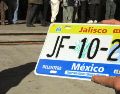 Si alguien condiciona la devolución de una placa a un pago, el propietario debe dejar claro que no entregará dinero y que optará por denunciar el robo y solicitar su reposición, que es gratuita. EL INFORMADOR/Archivo