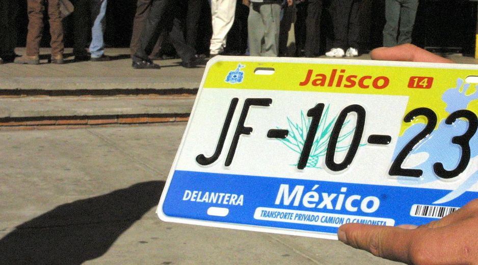 Si alguien condiciona la devolución de una placa a un pago, el propietario debe dejar claro que no entregará dinero y que optará por denunciar el robo y solicitar su reposición, que es gratuita. EL INFORMADOR/Archivo