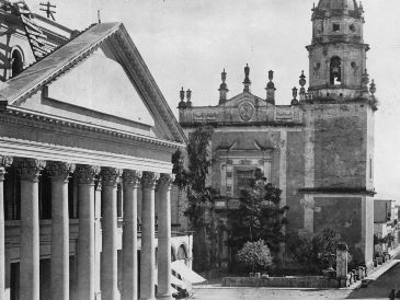 Fachada del Teatro Degollado y el Templo de San Agustín, en Guadalajara, Jalisco. EL INFORMADOR/Archivo
