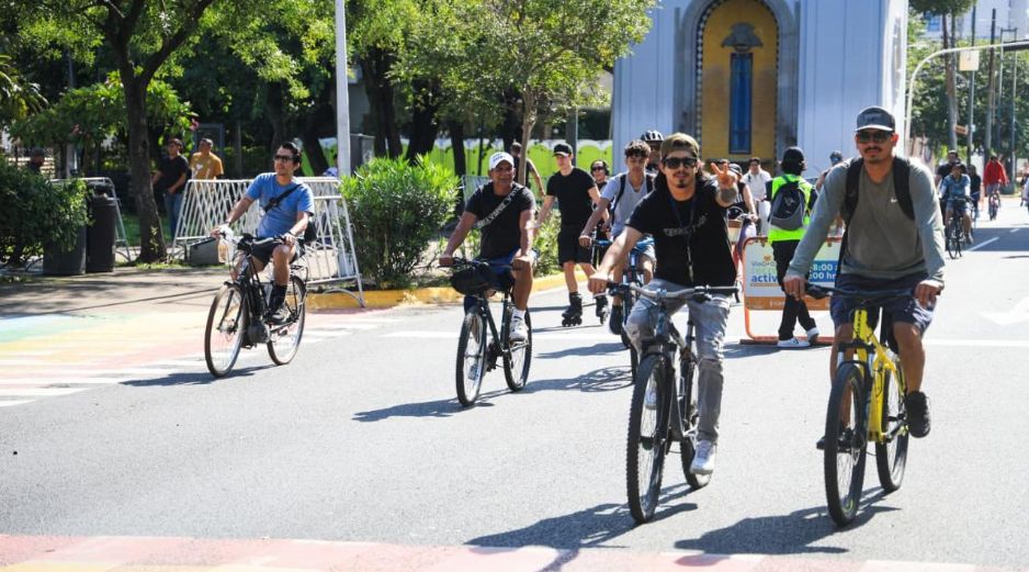 La Vía RecreActiva promedia 130 mil asistentes cada semana y esta mañana, en un evento conmemorativo por su aniversario, autoridades municipales resaltaron el crecimiento de la Vía para construir comunidad. EL INFORMADOR/J. Acosta