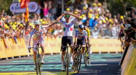 La carrera se definió en los kilómetros finales, cuando Del Toro y Seixas quedaron en una lucha directa por la victoria. EFE/A. García