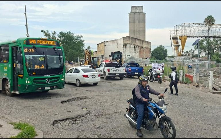 Además de la colocación de concreto hidráulico, el proyecto en Tlaquepaque contempla la rehabilitación de banquetas y la instalación de señalética. ESPECIAL