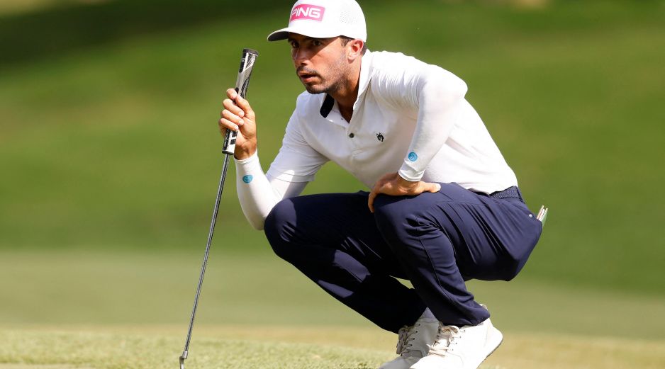 El golfista mexicano Álvaro Ortiz se coronó en el Simmons Bank Open y aseguró prácticamente su tarjeta para jugar en el PGA TOUR en 2027. AFP.