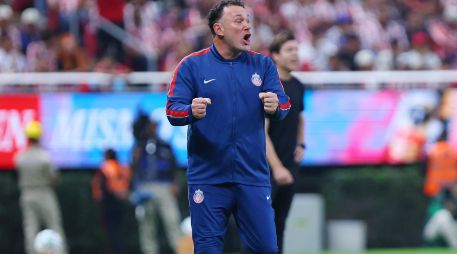 El técnico rojiblanco, Gabriel Milito, aseguró que la racha positiva de Chivas no influirá en el Clásico Nacional ante América. IMAGO7.