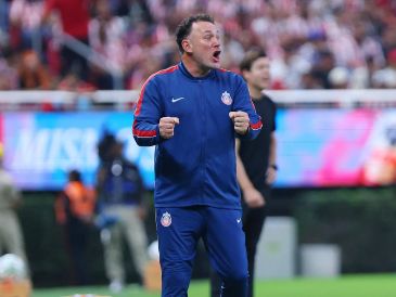 El técnico rojiblanco, Gabriel Milito, aseguró que la racha positiva de Chivas no influirá en el Clásico Nacional ante América. IMAGO7.